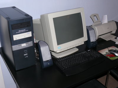 Unser neuer Computer (2,2 GHz; 128 MB RAM; 40 GB; LAN; USB 2.0)